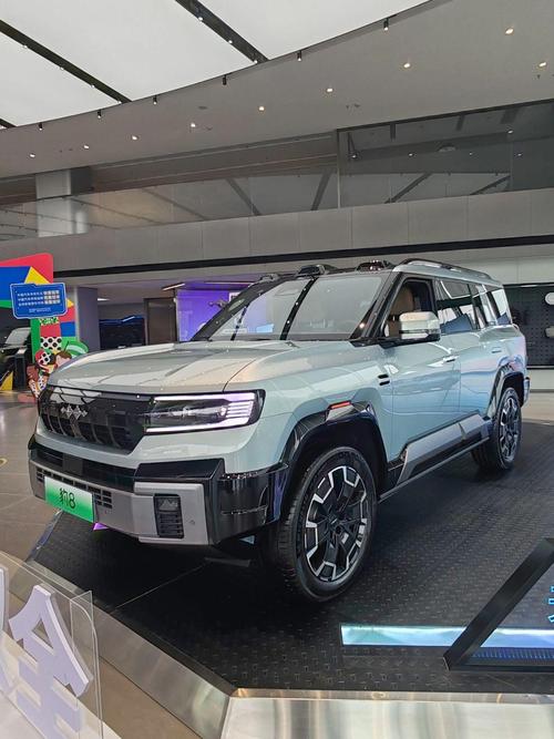重庆合川区龙优南企业管理咨询比亚迪方程豹硬派越野的爆款，英菲尼迪35周年与你共成长